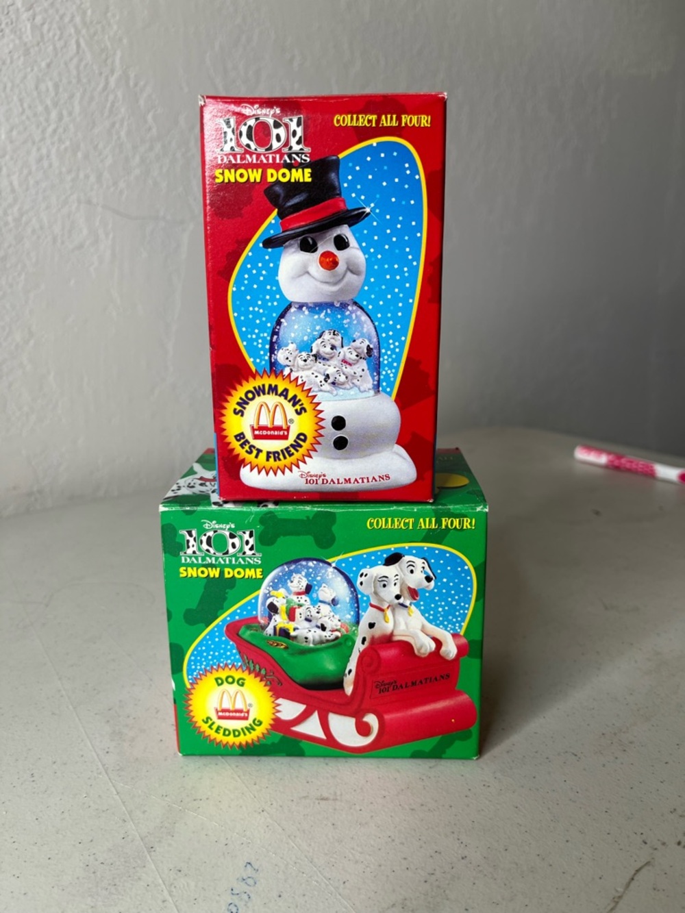 Disney Red Snowman & Green Sleigh 101 Dalmatians Snow Domes